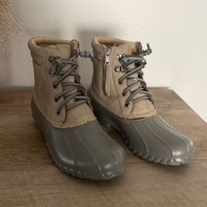 Nautica Sea Ripple Faux Leather Taupe Gray Duck Boot Women's US 8